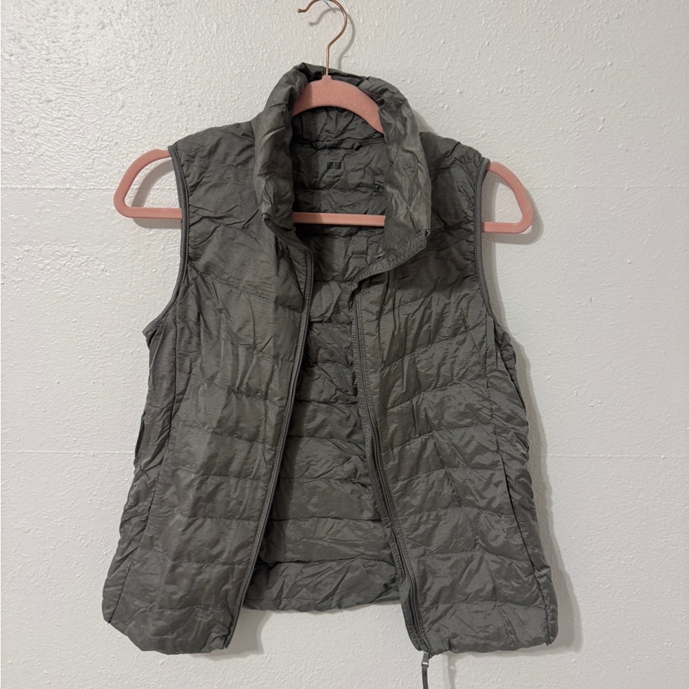 Uniqlo Women's Gray Ultra Down Vest